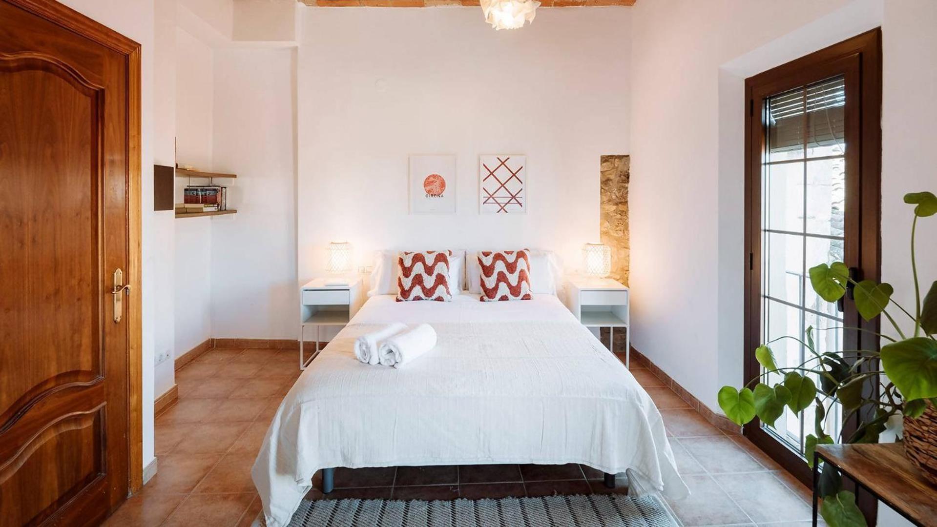 Romantic Duplex With Terrace And Great Views Girona Room photo